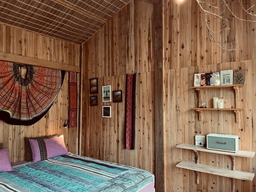 H’nee House Ta Van