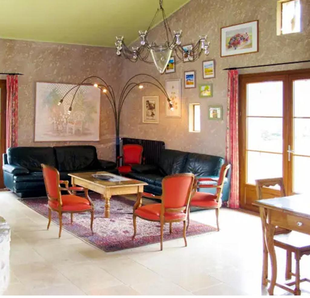 Villa de 5 chambres avec piscine privee jardin amenage et wifi a Saint Maime photo 4