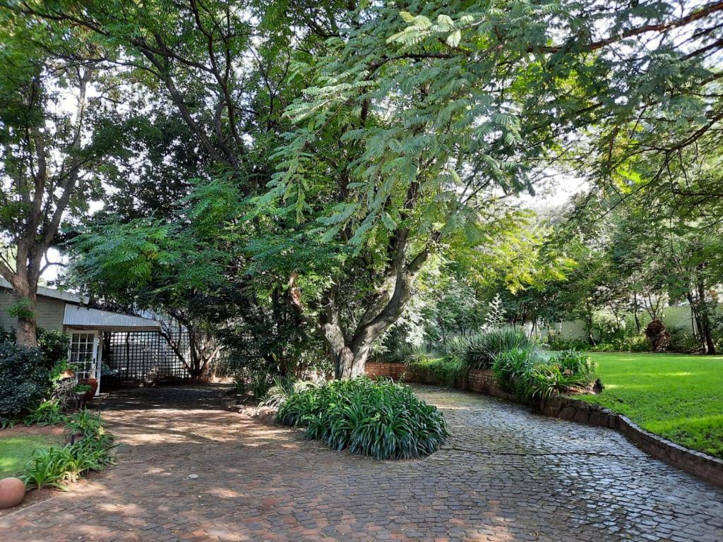 Nel's Cottage, a private and peaceful cottage photo 2