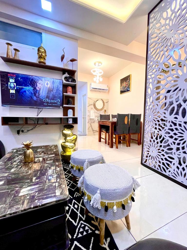 Airport Bliss Apartment+Balcony & Netflix + Prime photo 3