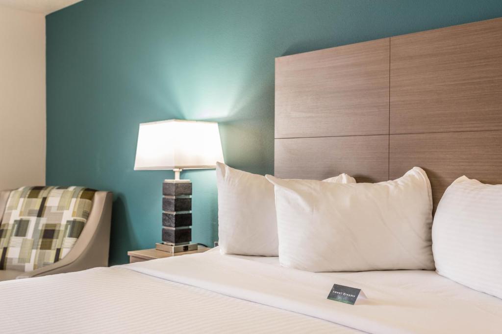 EverSpring Inn and Suites photo 3
