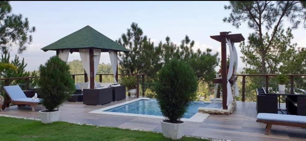 Montañas VIP Family Room photo 3