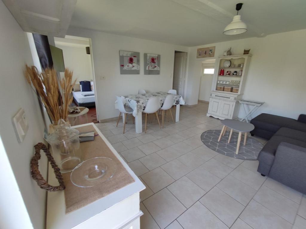 Le Petit Gite de la Roseraie photo 2
