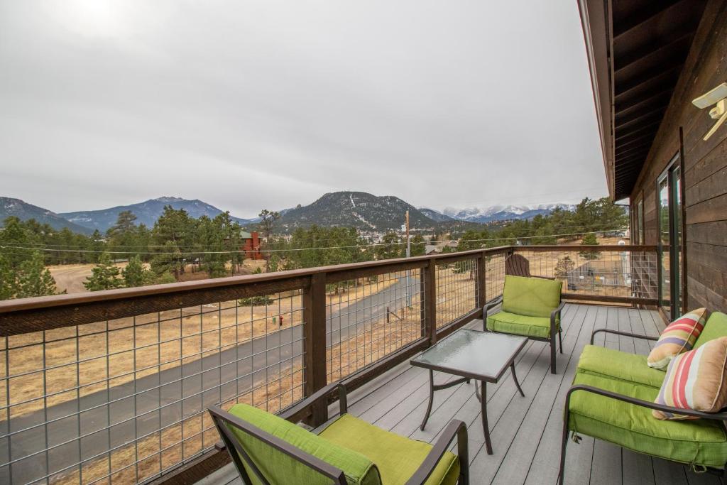Coyote Mountain Lodge photo 2