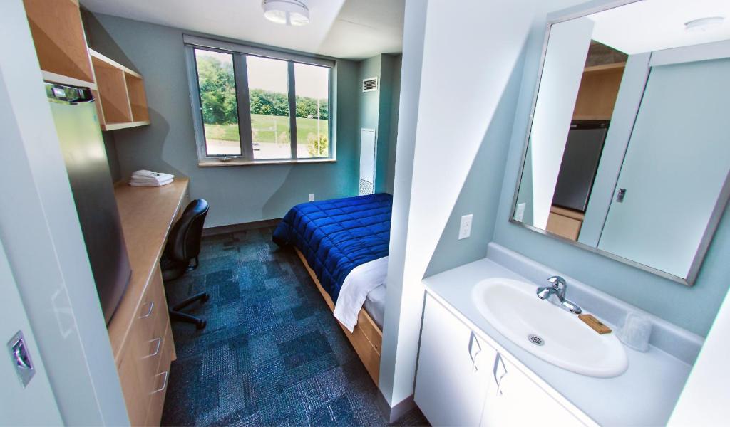 Lakehead University Residence and Conference Centre photo 4