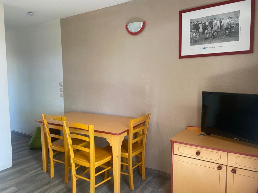 Beau studio rénové donc une caution sera demandée et taxe de séjour photo 3