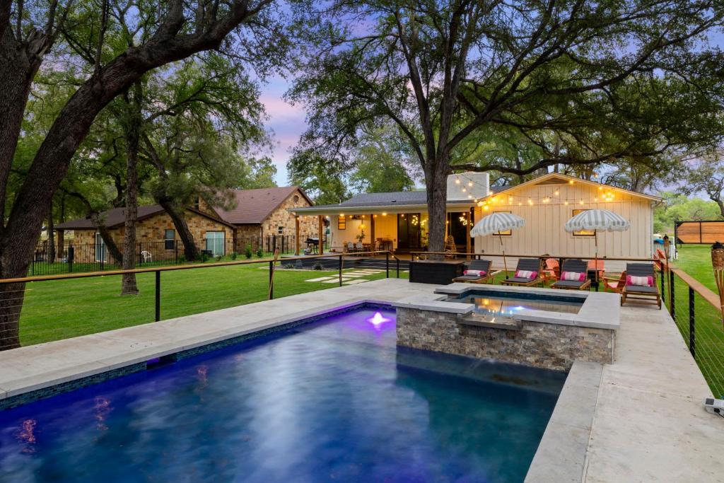 The Creek Villa Heated Pool & Spa and Boat Slip