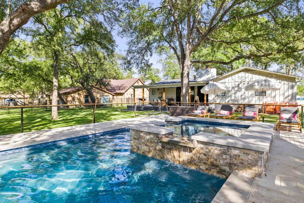 The Creek Villa Heated Pool & Spa and Boat Slip photo 1