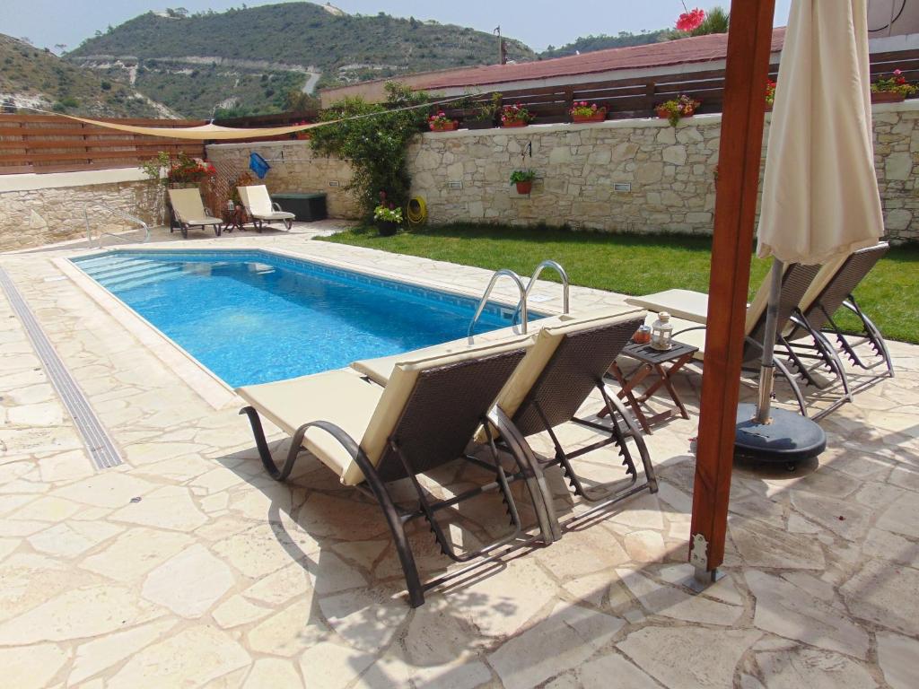 Charalambos Holiday Cottage photo 4