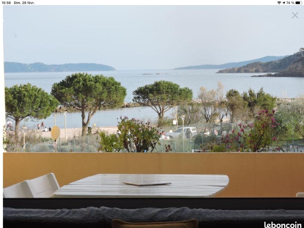 Appartement pieds dans l’eau Vue Mer Bormes Les Mimosas photo 1