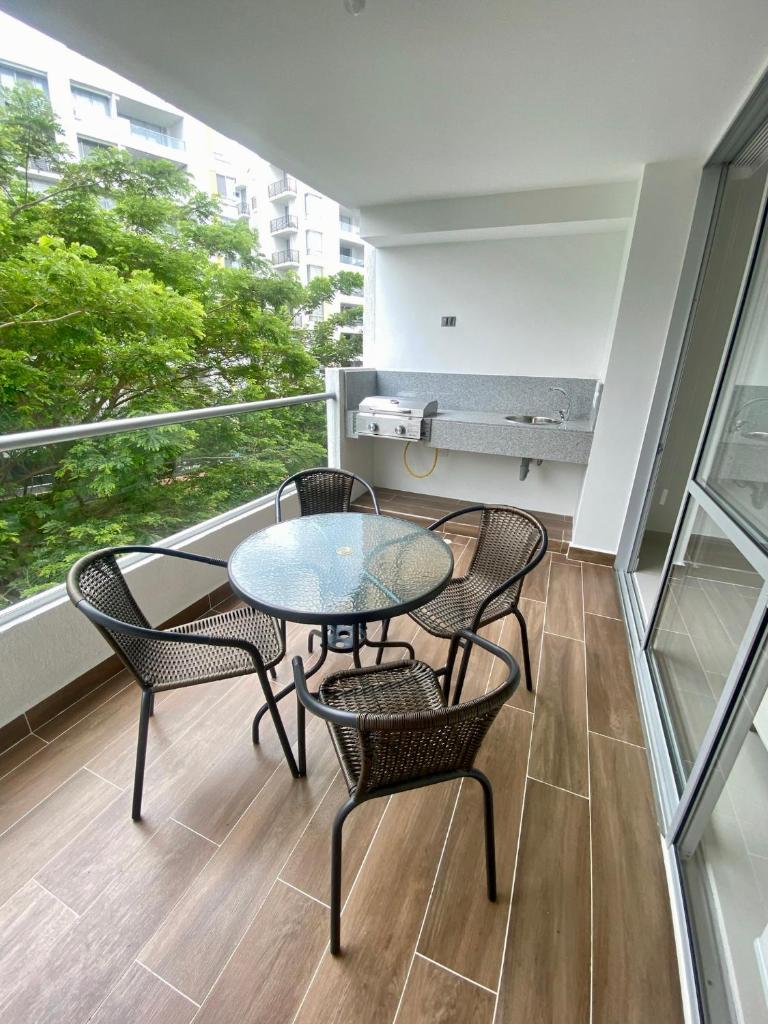Moderno apartamento amoblado via Ricaurte-Girardot photo 3