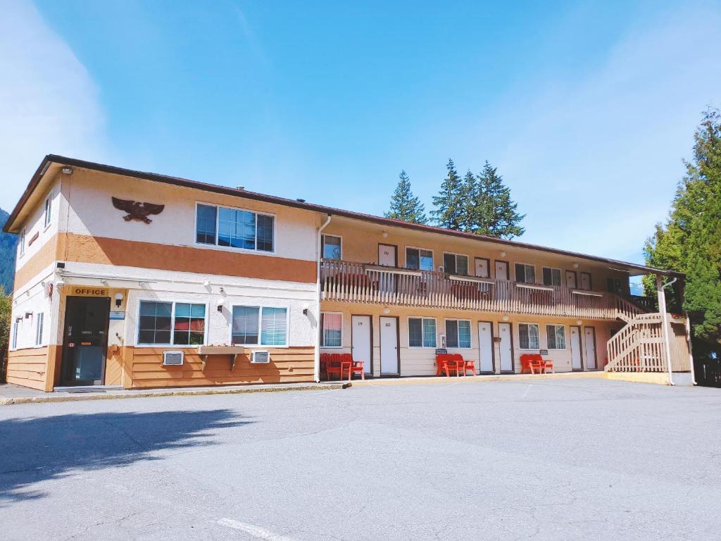 Red Roof Motor Inn photo 2