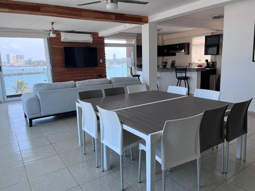 FRENTE PLAYA vista al mar, PISCINA DE USO EXCLUSIVO photo 1