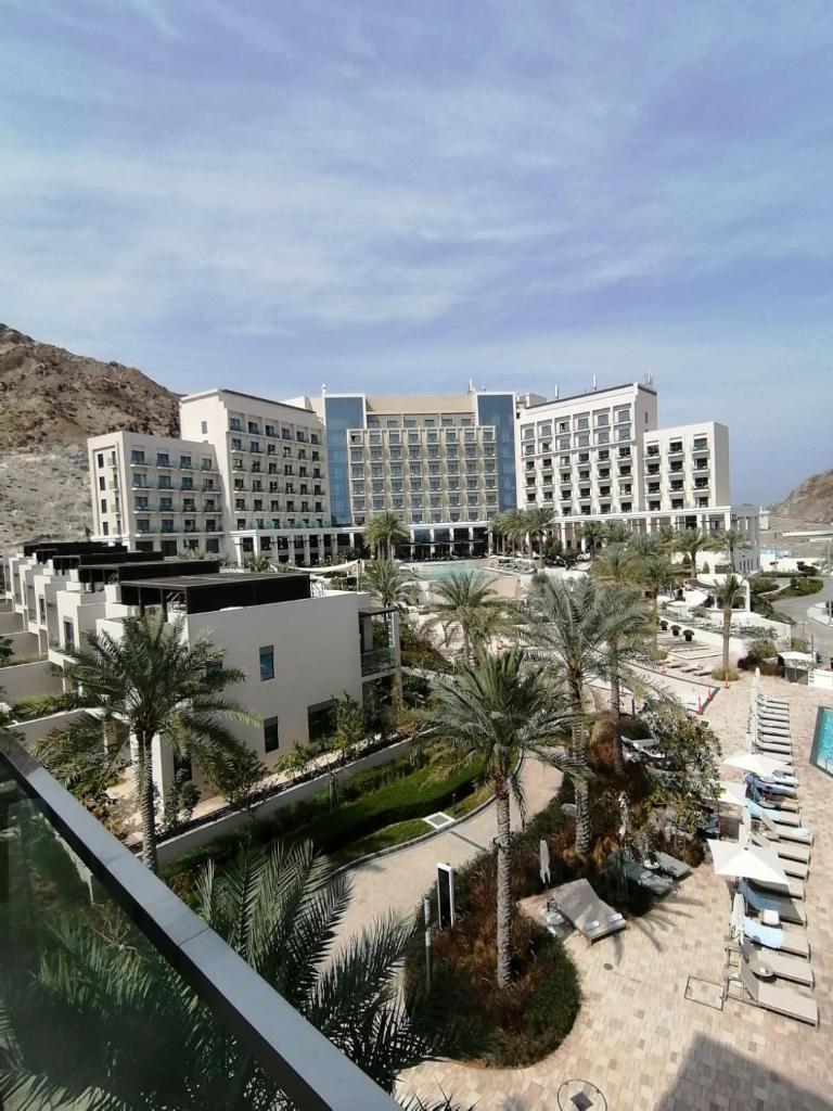 {
  "en-gb": "Three Bedroom Apartment at Address Residence Fujairah"
} photo 1