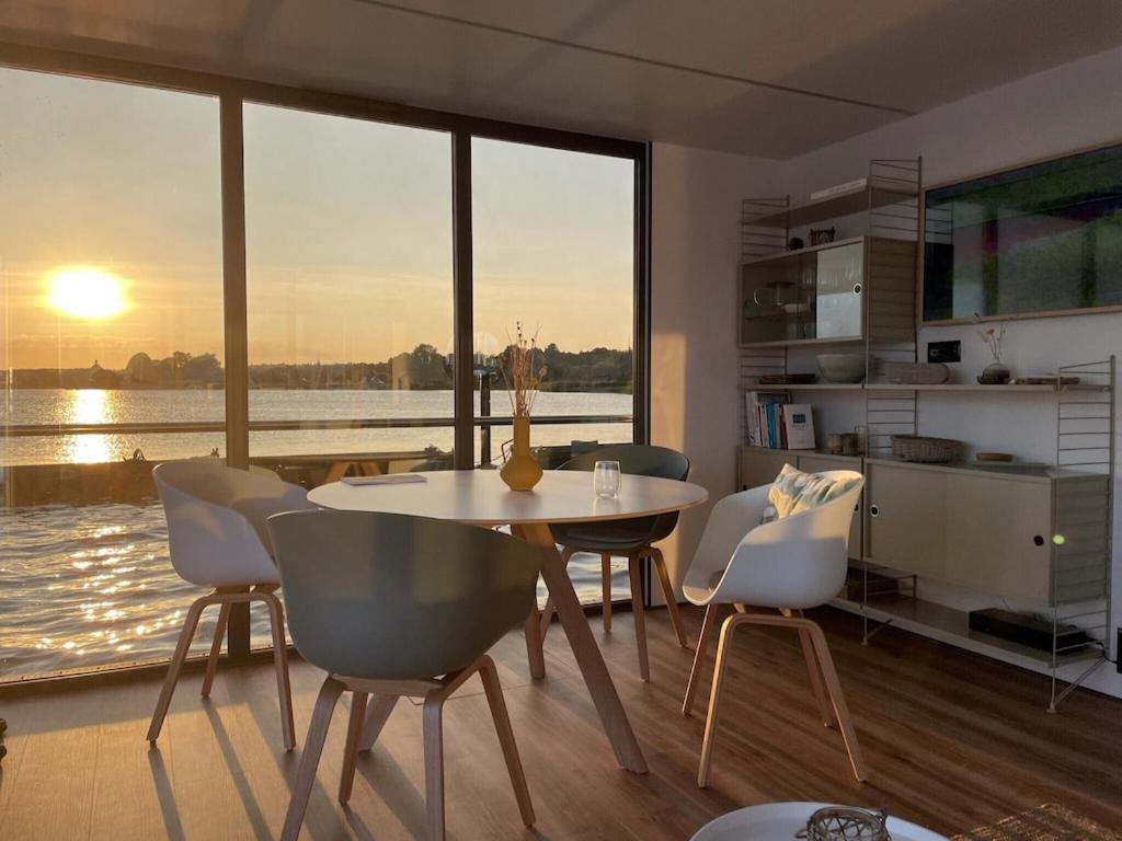 Hausboot Fjord Schleiliebe mit Biosauna und Dachterrasse in Schleswig photo 2