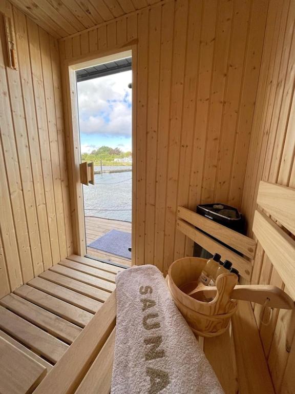 Hausboot Fjord Schleiliebe mit Biosauna und Dachterrasse in Schleswig photo 3