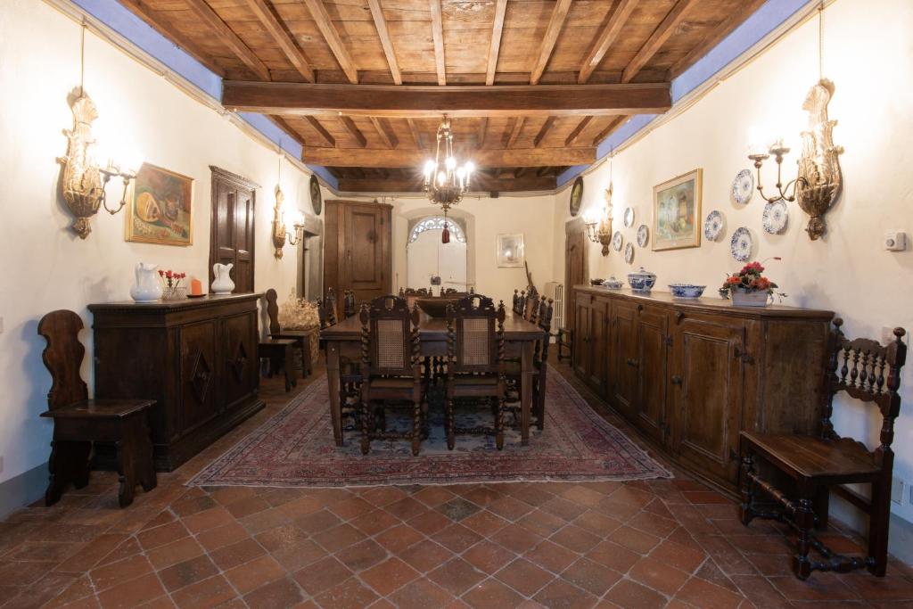 Sillicagnana Castle Villa with Swimming Pool! photo 4