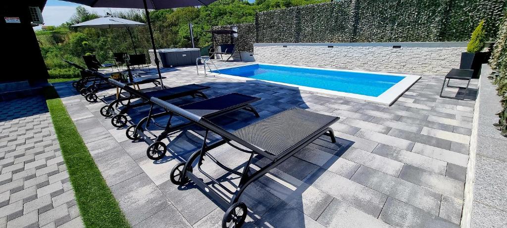 Holiday House Dora - Nice home with nice forest view and Outdoor swimming pool, Whirlpool-Jacuzzi, Sauna, 2 bedrooms and WiFi photo 1