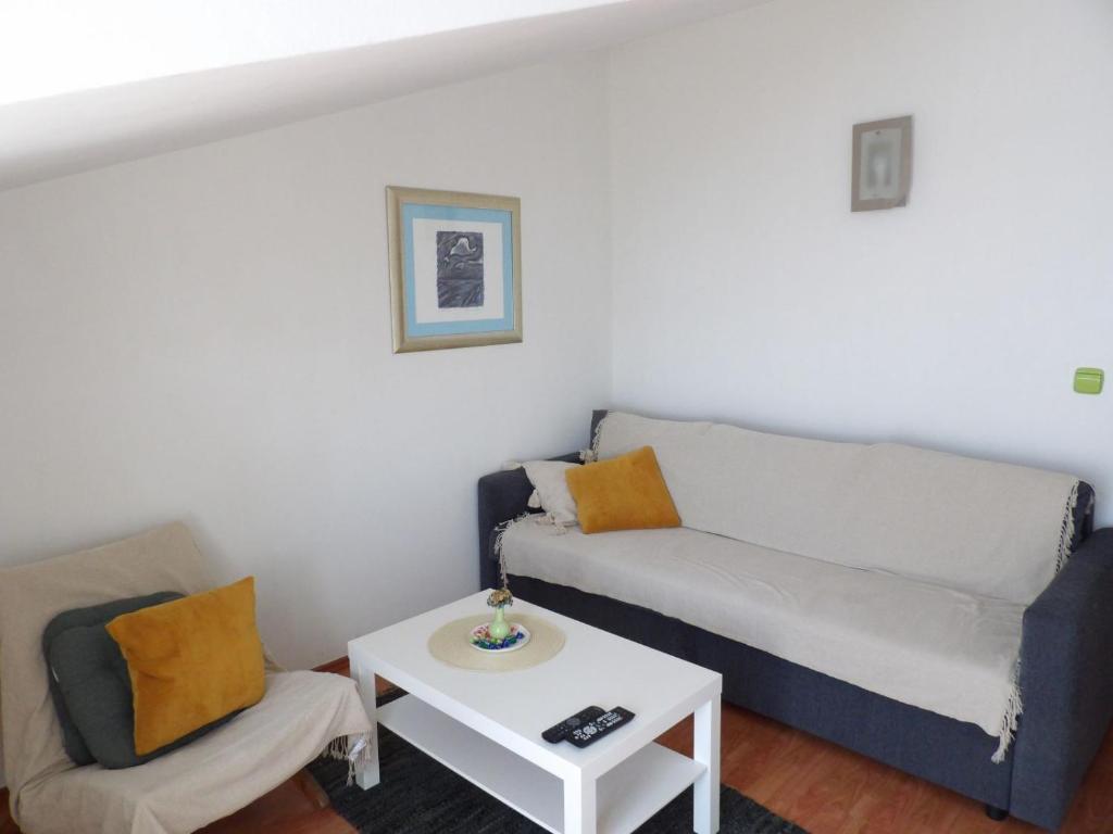 Apartment Matea - 20m from the beach photo 2