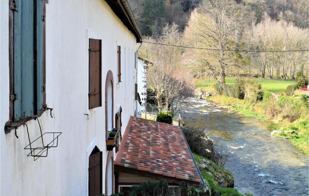 Amazing Home In Aldudes With 6 Bedrooms And Wifi photo 1