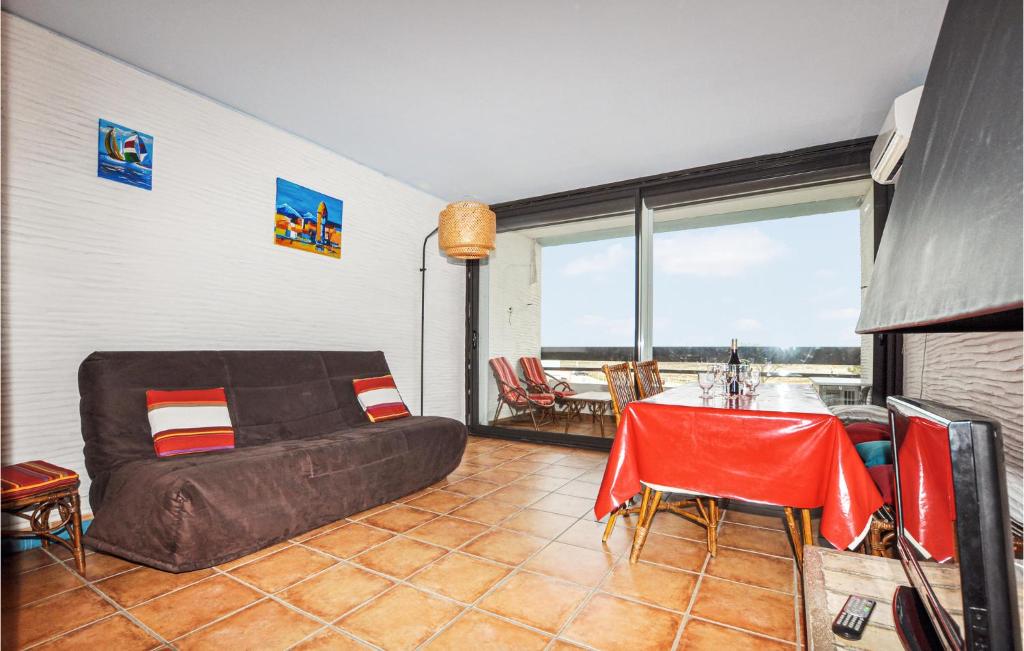 Awesome Apartment In St Cyprien With Wifi And 1 Bedrooms photo 1