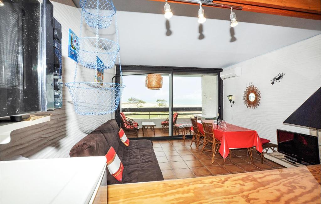 Awesome Apartment In St Cyprien With Wifi And 1 Bedrooms photo 2