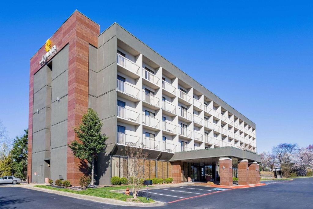 La Quinta Inn & Suites by Wyndham Kingsport TriCities Airport photo 2