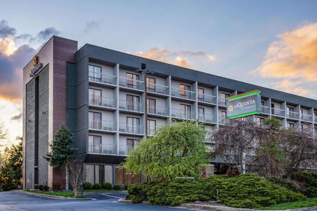 La Quinta Inn & Suites by Wyndham Kingsport TriCities Airport photo 1