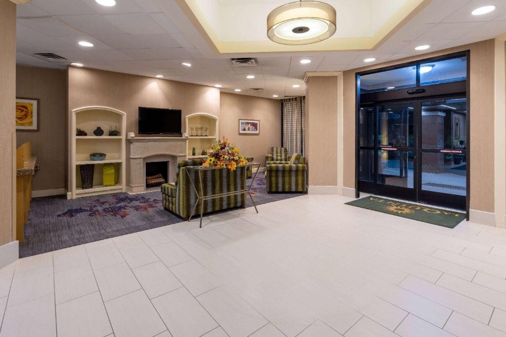 La Quinta Inn & Suites by Wyndham Kingsport TriCities Airport photo 4