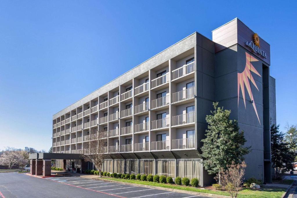 La Quinta Inn & Suites by Wyndham Kingsport TriCities Airport photo 3