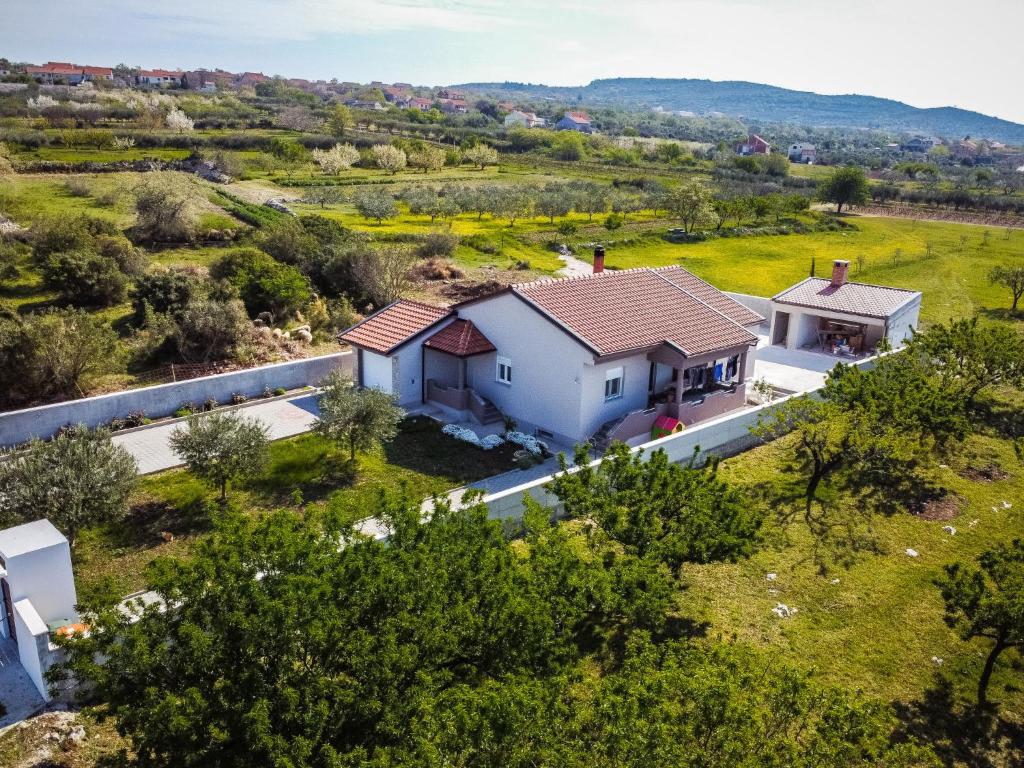 Holiday Home Villa Laura by Interhome photo 4