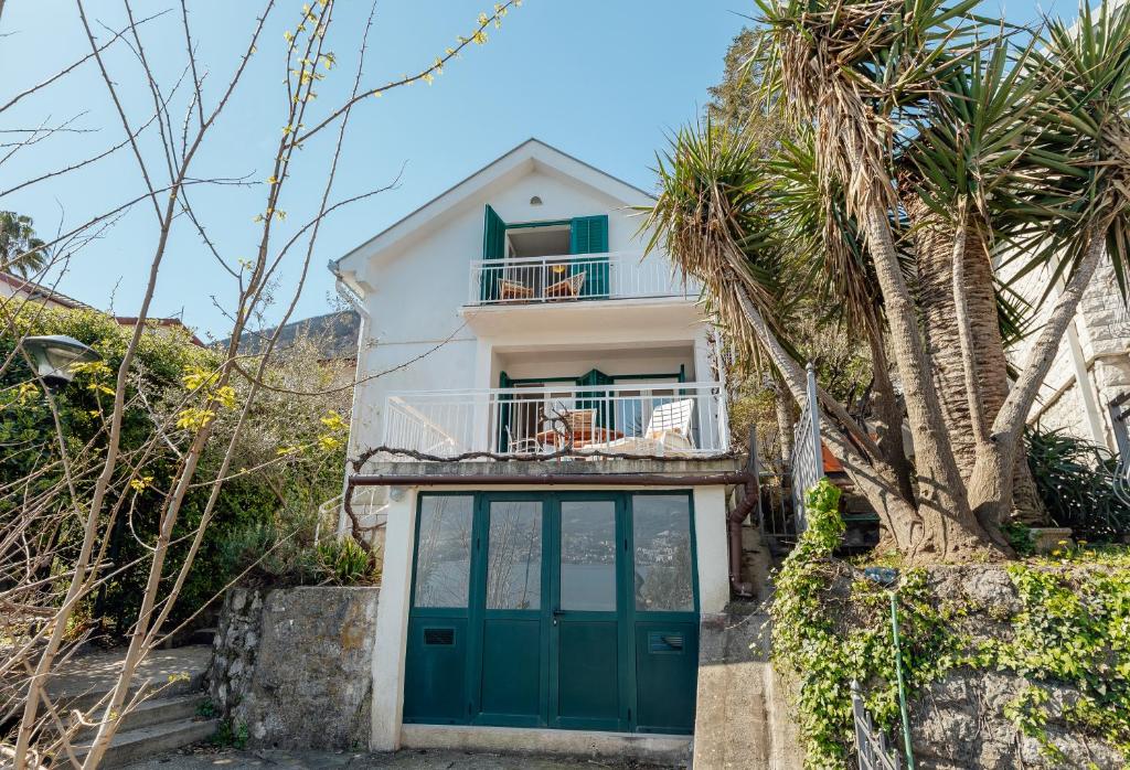 Detached Villa with stunning views in Njivice, Montenegro photo 1