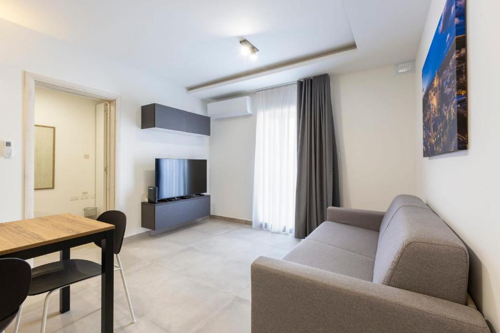 GZIRA Suite 7-Hosted by Sweetstay photo 1