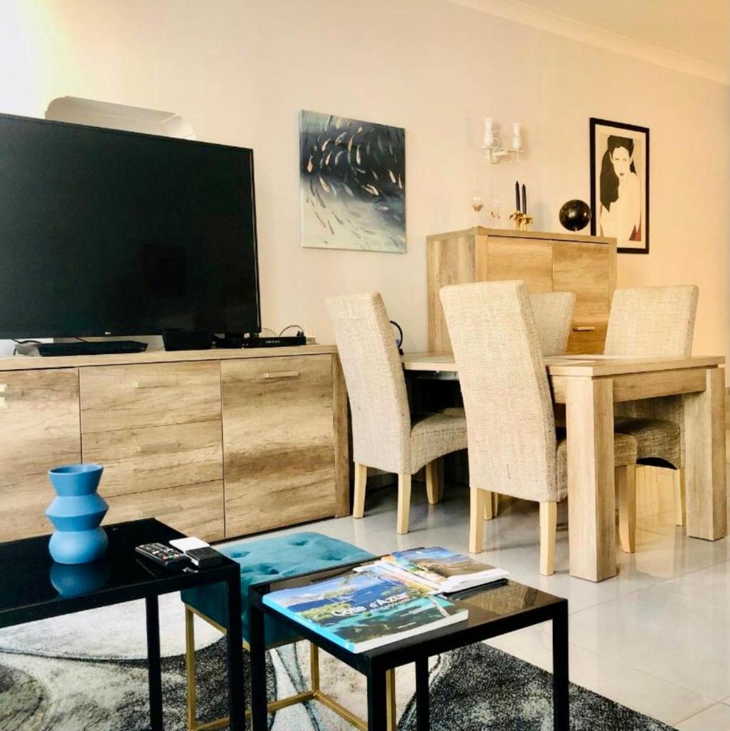 CHARMING APARTMENT NEAR THE BEACH photo 2
