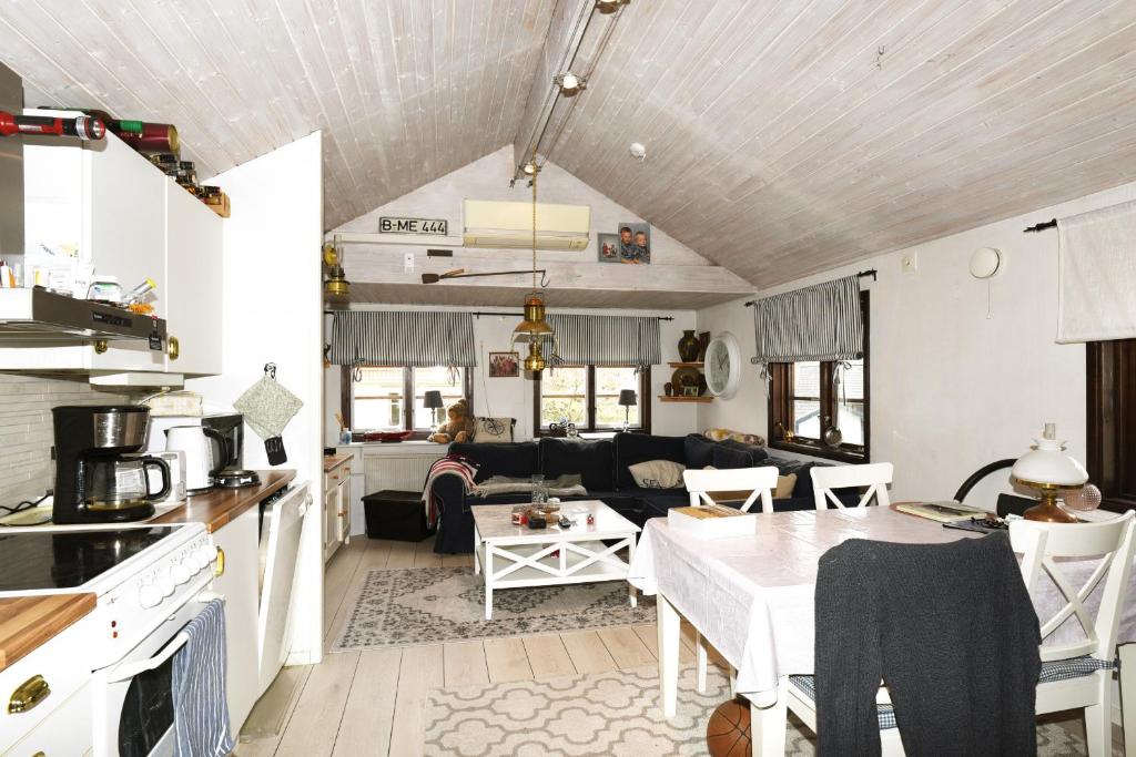 Nice independent holiday apartment on Saro photo 3