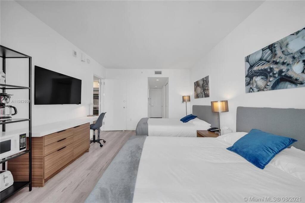 BeachWalk Studio B Apmt 2 full Beds amazing view 1109B image