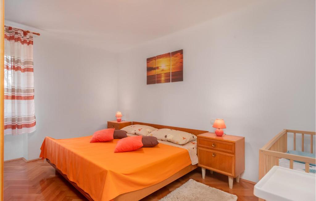 Nice Apartment In Dobrinj With 3 Bedrooms And Wifi photo 4