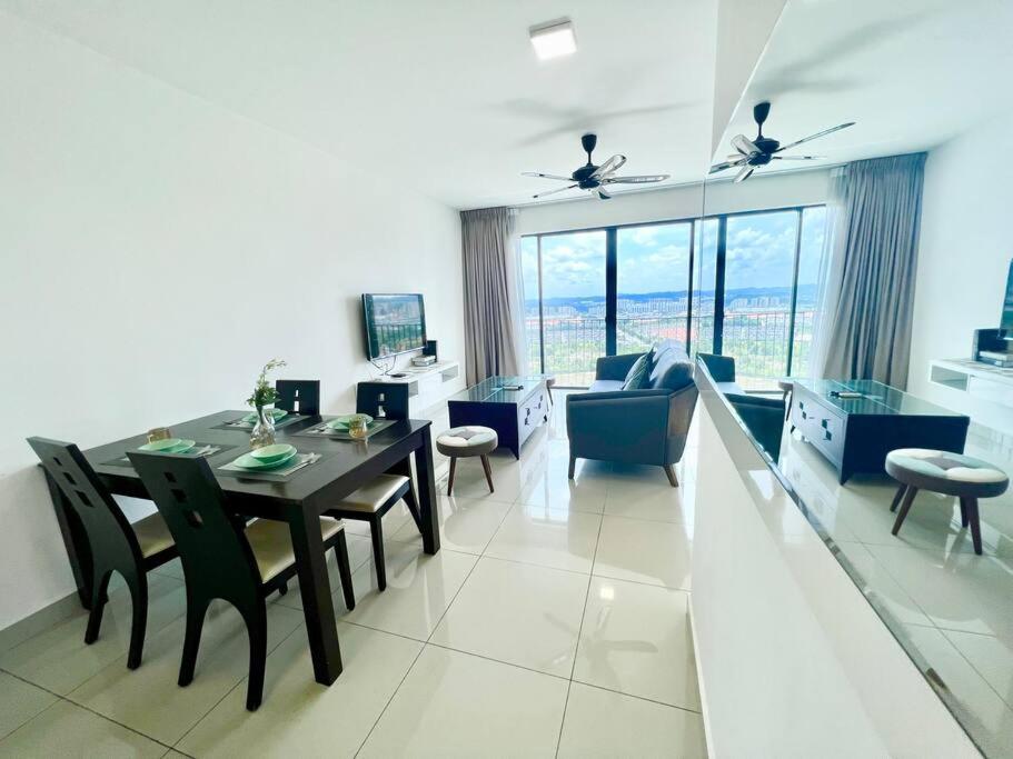 N Cozy 1-10Pax 2Room Trefoil SetiaAlam SmrtTV Wifi photo 1