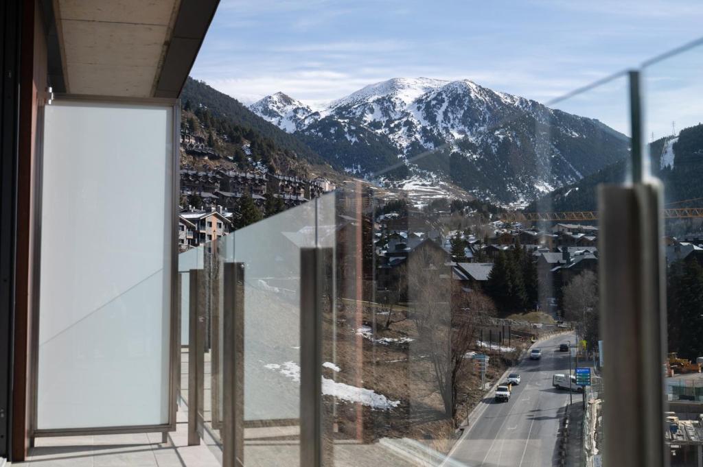 {
  "en-gb": "El Tarter THE MIRROR & SPA luxury apartments"
} photo 4