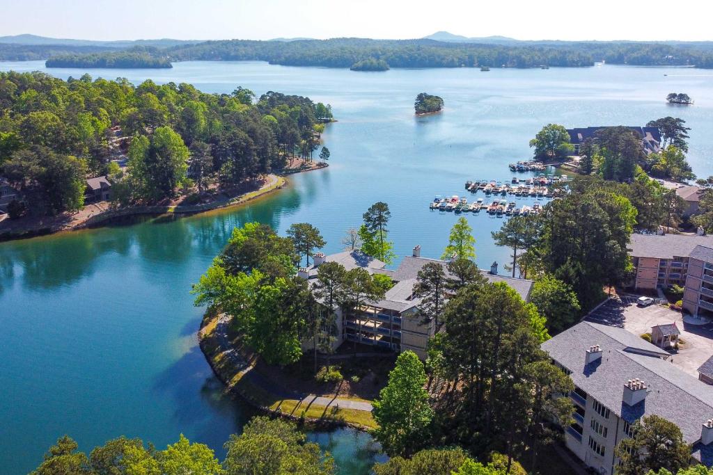 Lake Keowee Condo Resort Pools and Lake Access! photo 2