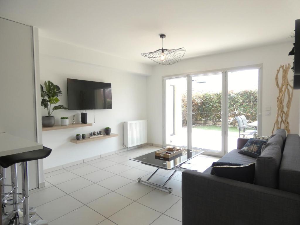 Ground floor close to Geneva photo 1