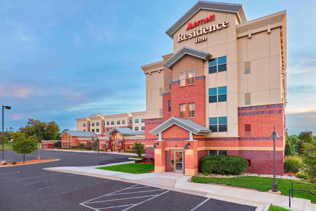 Residence Inn Minneapolis Plymouth photo 2