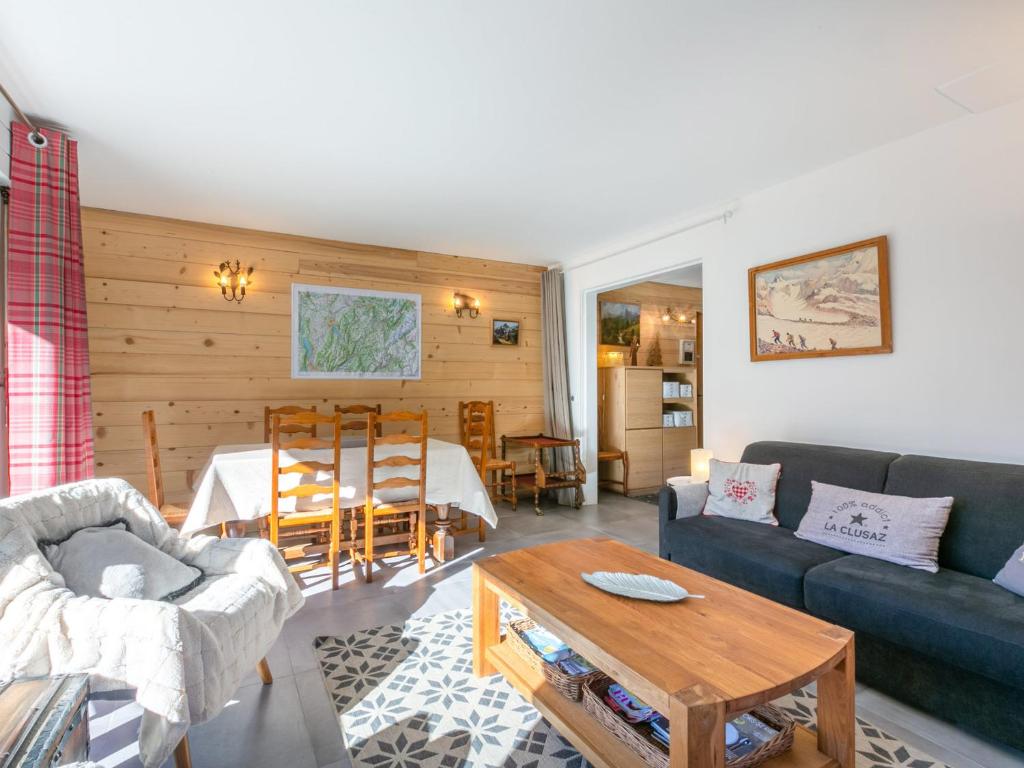 Appartement La Clusaz, 3 pièces, 6 personnes - FR-1-437-87 photo 2