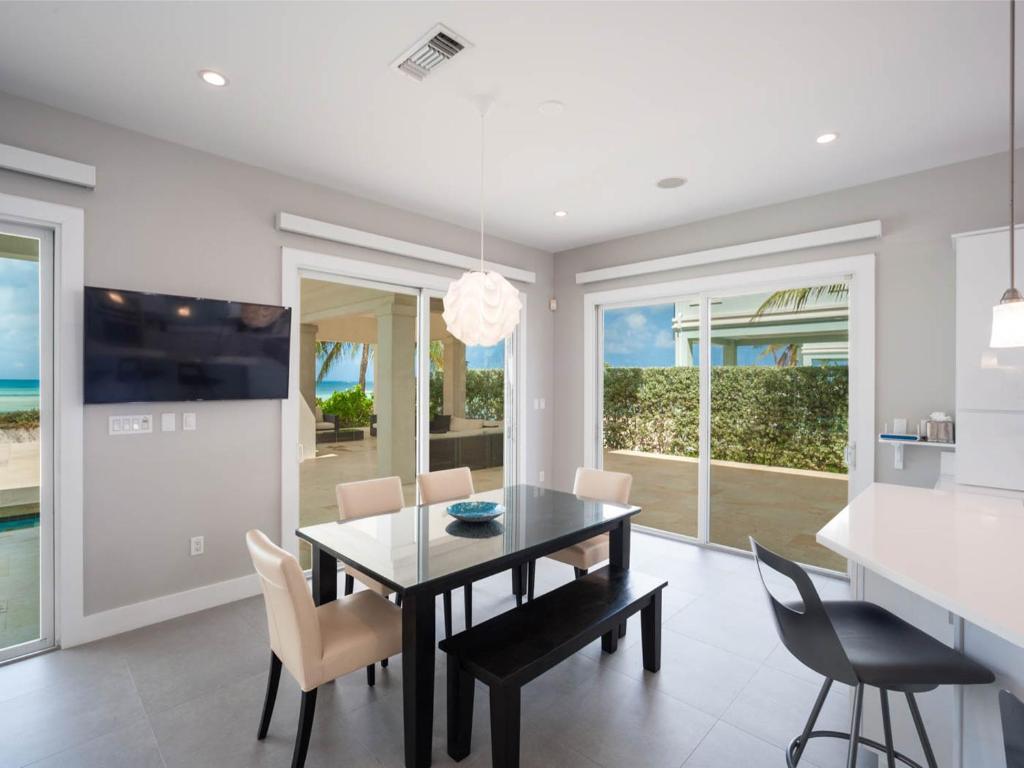 Luxury Cayman Villas photo 1