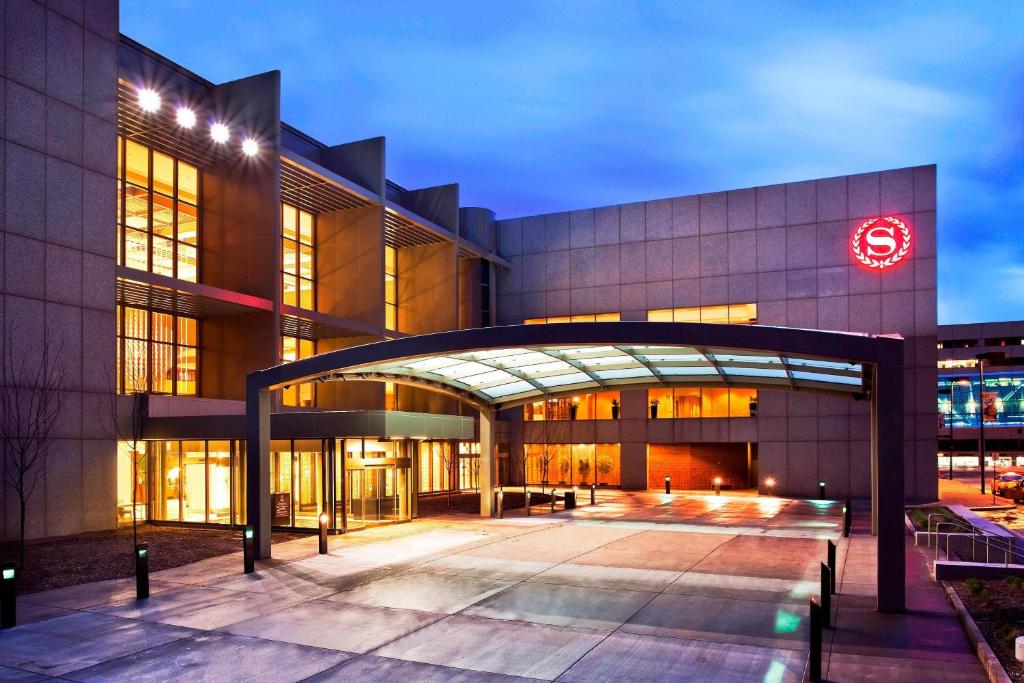Sheraton Kansas City Hotel at Crown Center photo 2