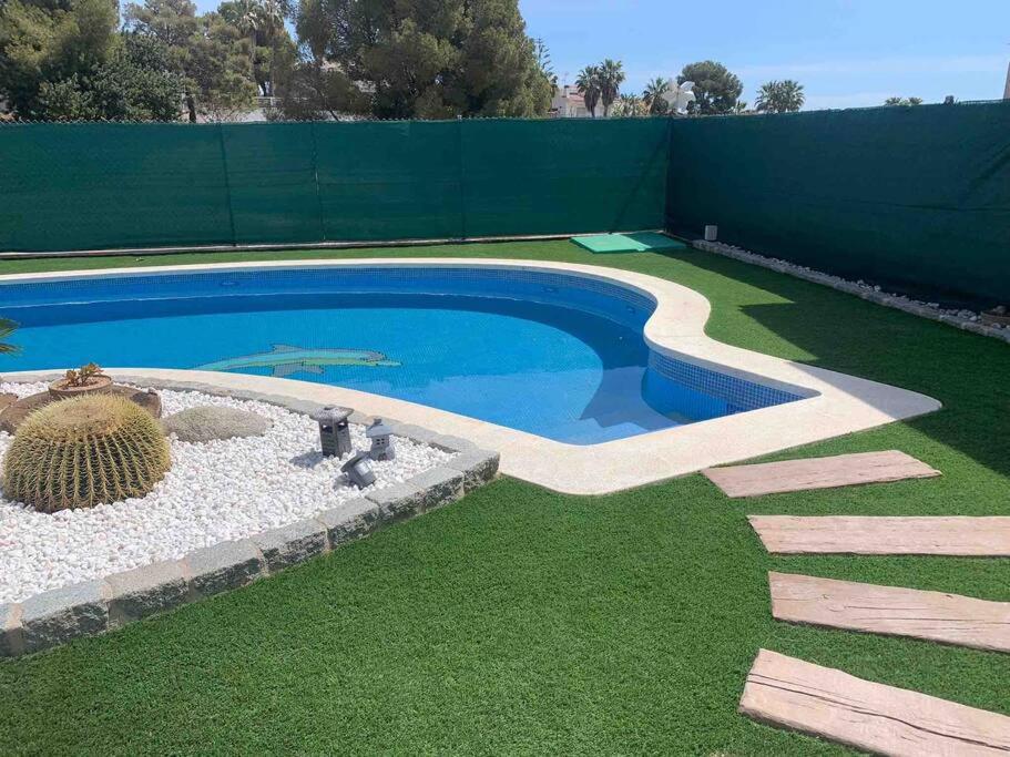 Big house with swimming pool photo 2