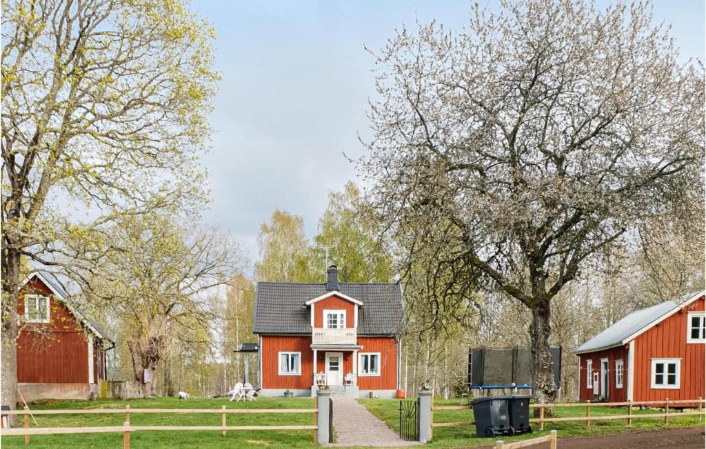 Stunning Home In Mrlunda With 4 Bedrooms