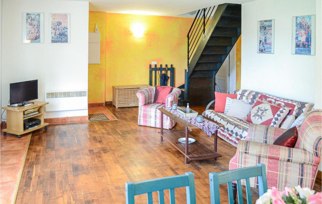 Beautiful Home In Hendaye With 3 Bedrooms photo 2