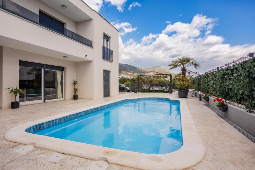 Sunluxvilla ,Heated Pool, IR Sauna photo 3
