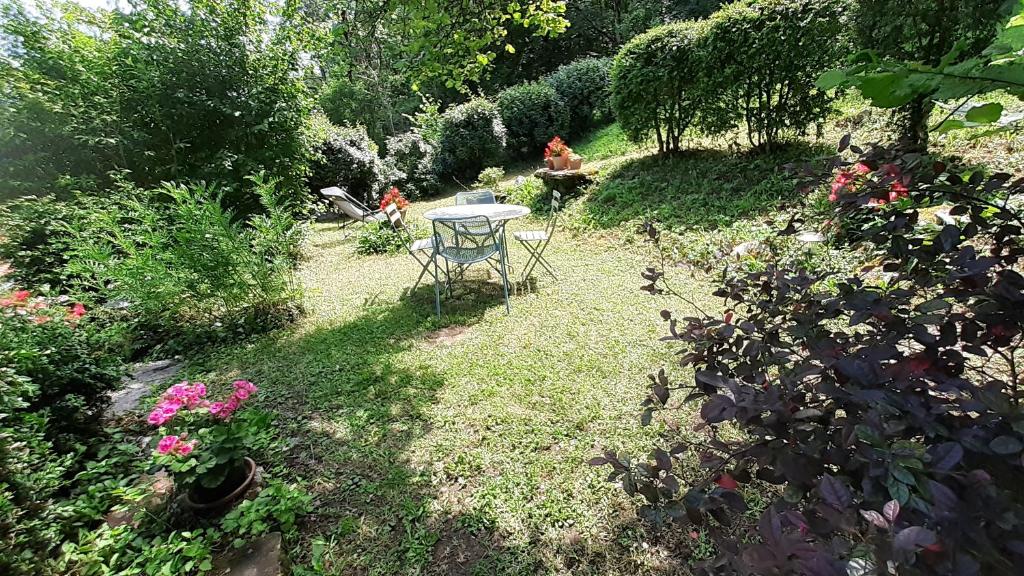 Charme, jardin et vue panoramique en plein coeur de St-Cirq photo 2